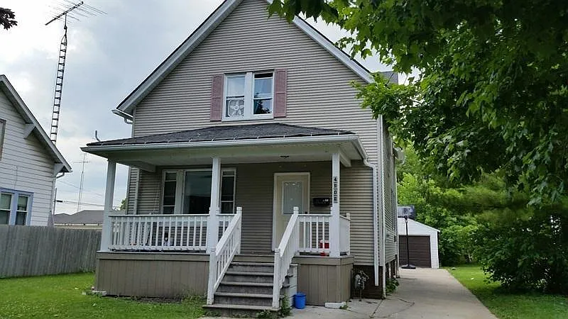 4906 23rd Ave photo 1