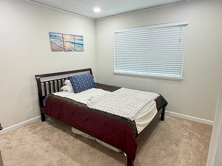 Bedroom ( Guest)