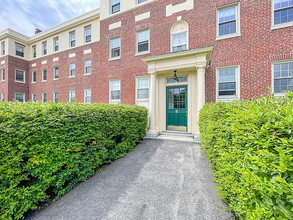 3rd image of 5 Ricker Park #D2