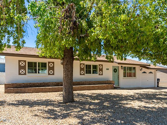 2nd image of 1227 E Las Palmaritas Dr
