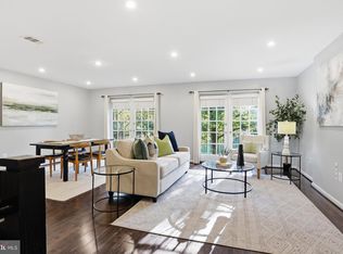 2156 Golf Course Dr, Reston, VA 20191