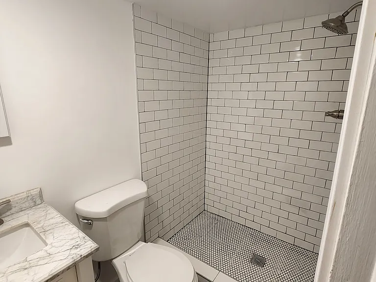 305 Scott Ave #B2 — Photo 10