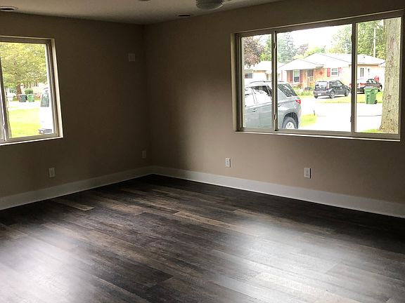 4th image of 8888 Janis St
