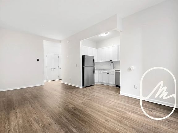 3rd image of 15 Park Row APT 16H
