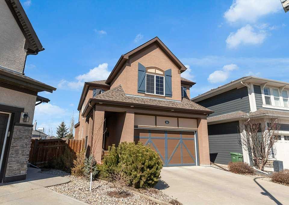 1st image of 44 S Mahogany Rise SE