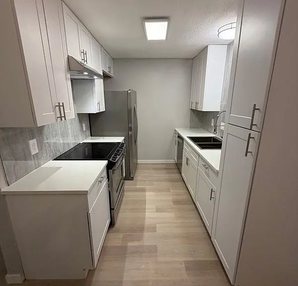 7501 April Ln — Photo 5