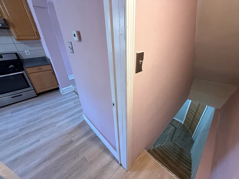 212 E Sheldon St — Photo 26