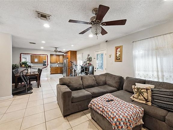 4th image of 2845 Dove Ave