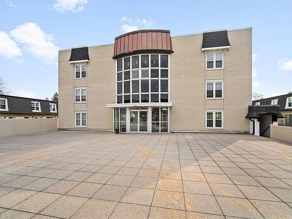 3rd image of 9500 North Green Bay ROAD #210