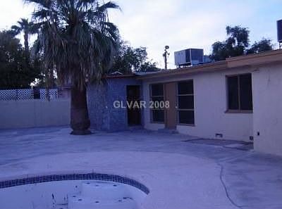 2nd image of 812 Sweeney Ave