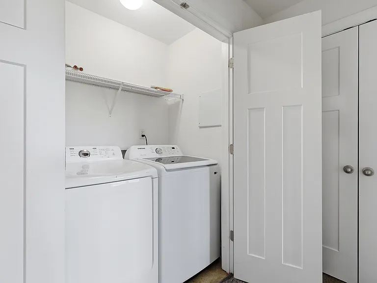 122 Rosedale Dr — Photo 3