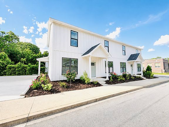 3rd image of 2035 Rosewood Dr