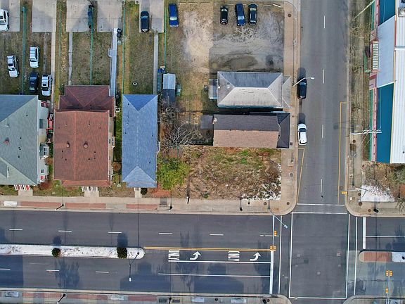 3rd image of 725-727 Arctic Ave