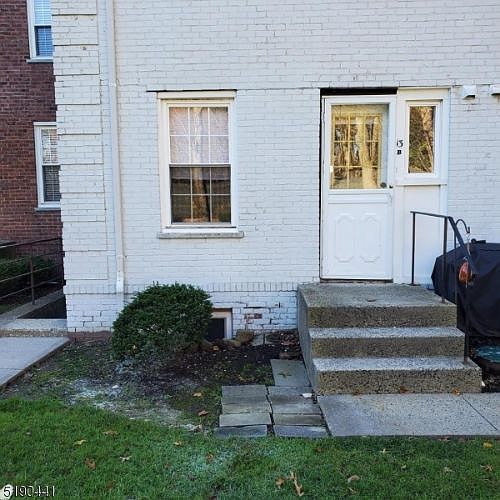 1st image of 13B Parkway Vlg