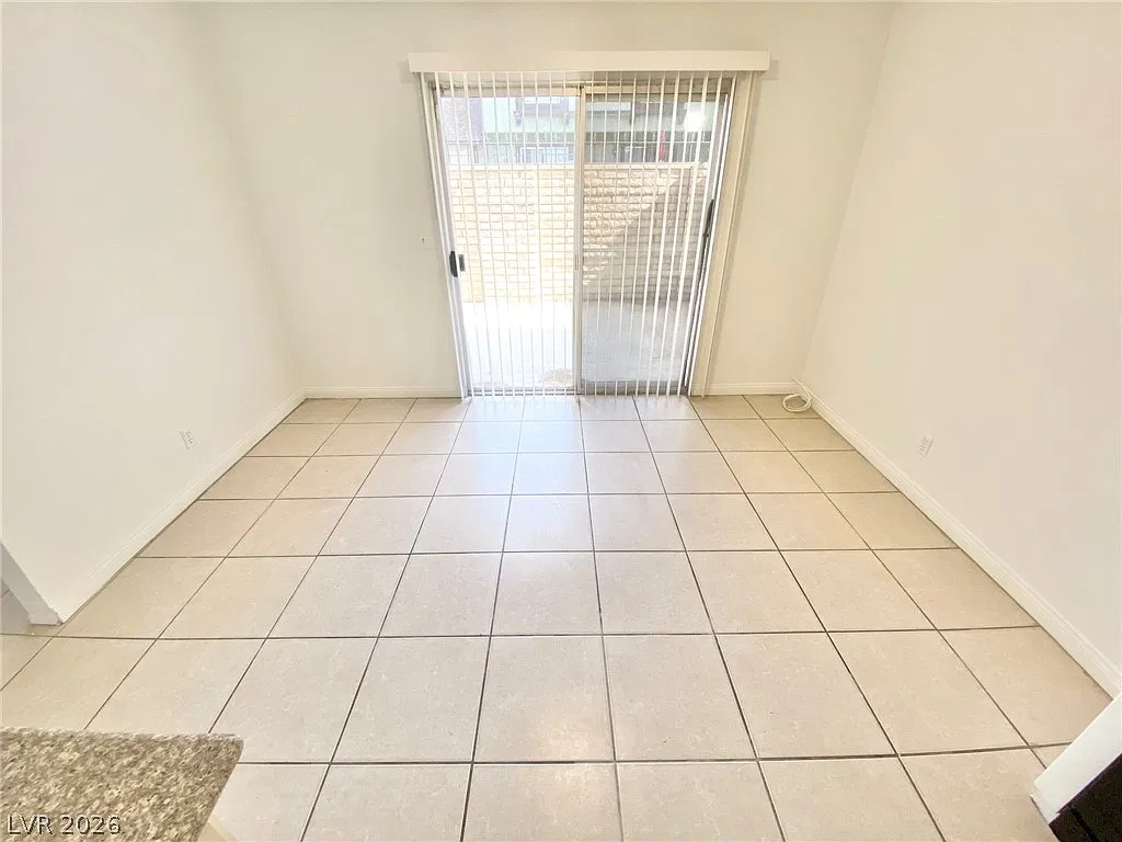 3 bed, 2.5 bath, 1365 sqft, $1,545 — Photo 4