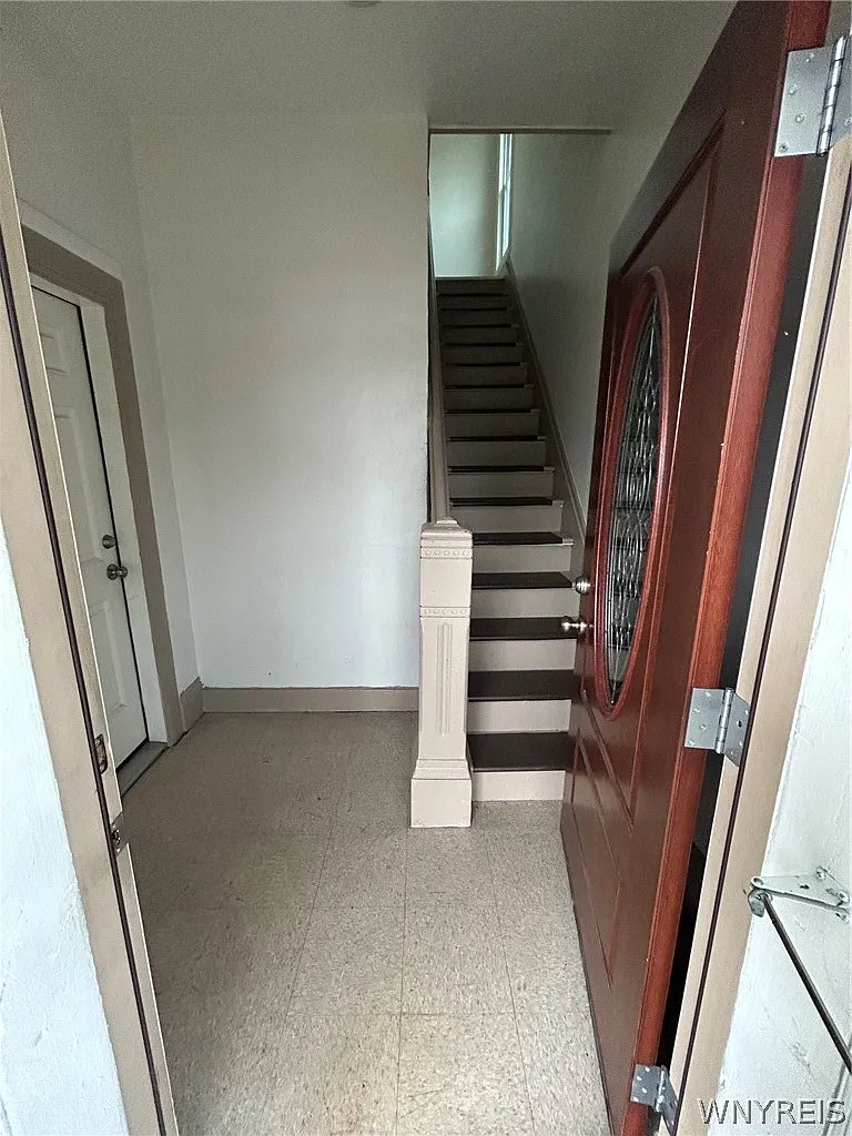 2 bed, 1.0 bath, 1084 sqft, $1,250 — Photo 3