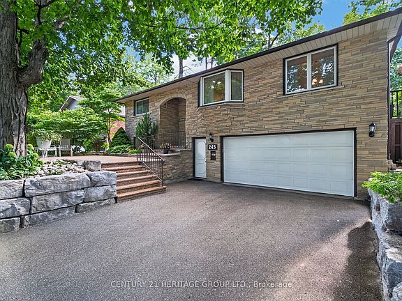 5th image of 245 Corrie Cres