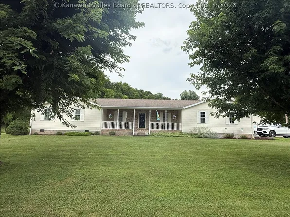 17 Random Rd, Ripley, WV 25271