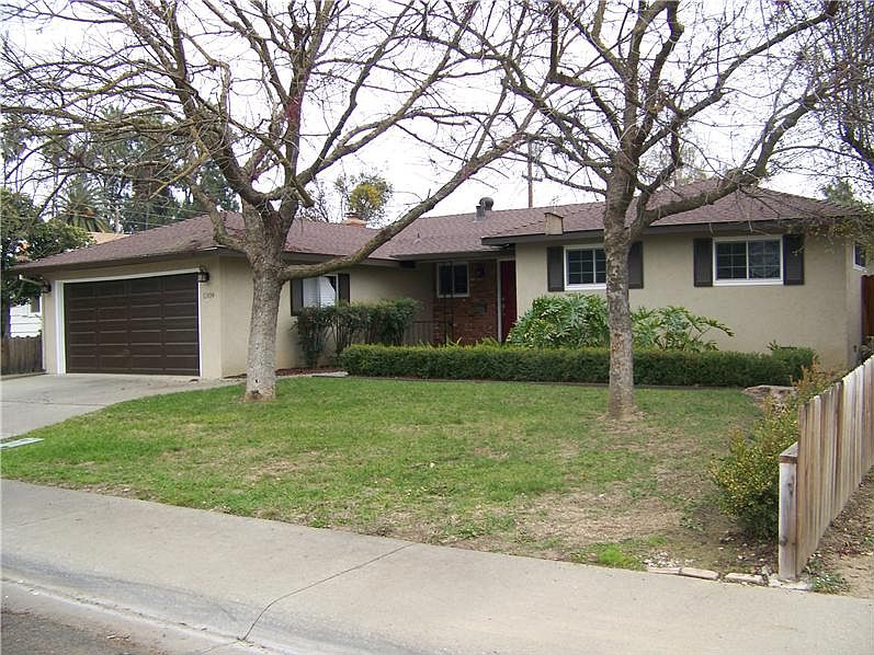 1st image of 1309 Spruce Dr