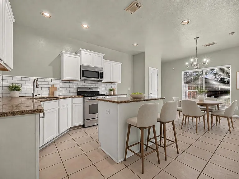 2110 Castle Gardens Ln — Photo 13