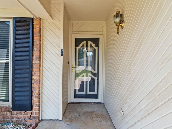 5th image of 208 Jeffrey Ln