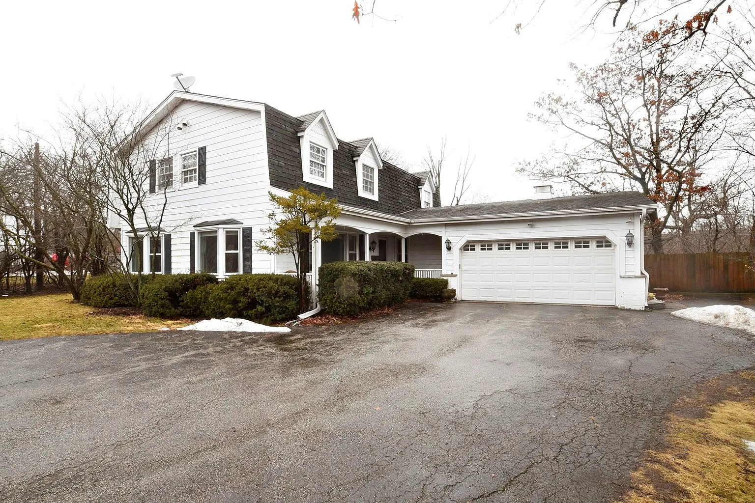 1047 Ridgewood Dr photo 1