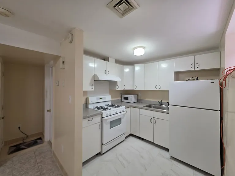 250 Maryland Ave #1 — Photo 1