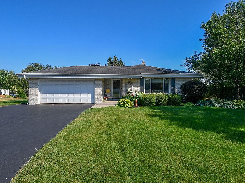 1st image of 1027 Lexington Dr