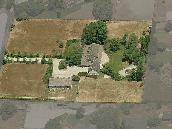 2nd image of 1490 Brandon Dr
