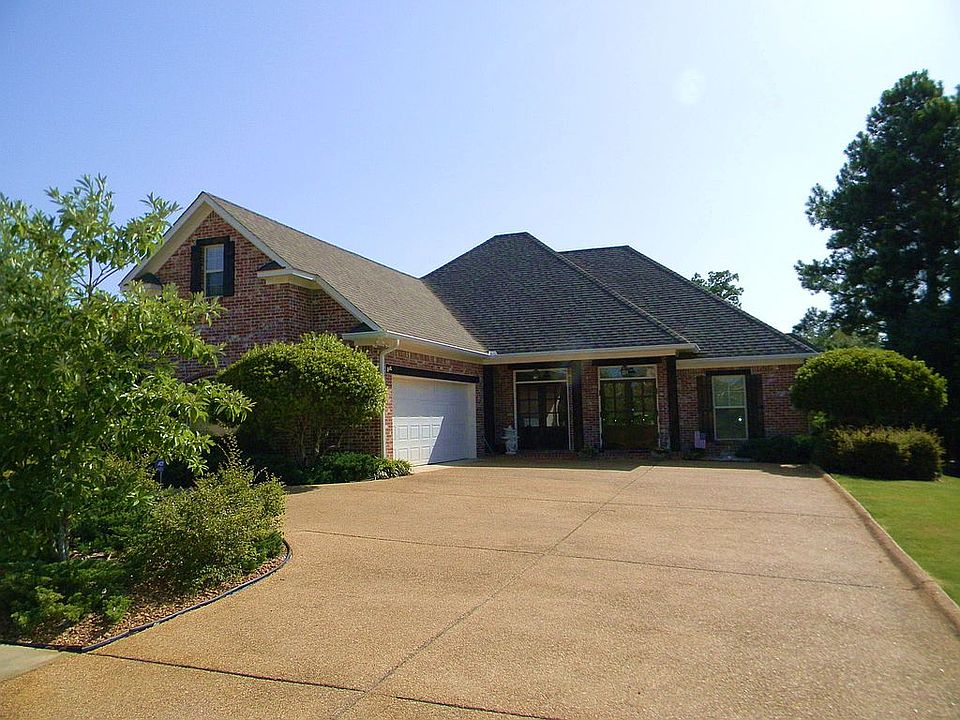 1st image of 402 Glen Oaks Dr