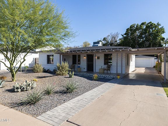 2nd image of 1517 E PINCHOT Avenue