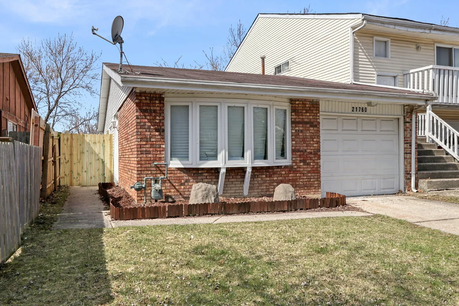 21760 Peterson Ave photo 1