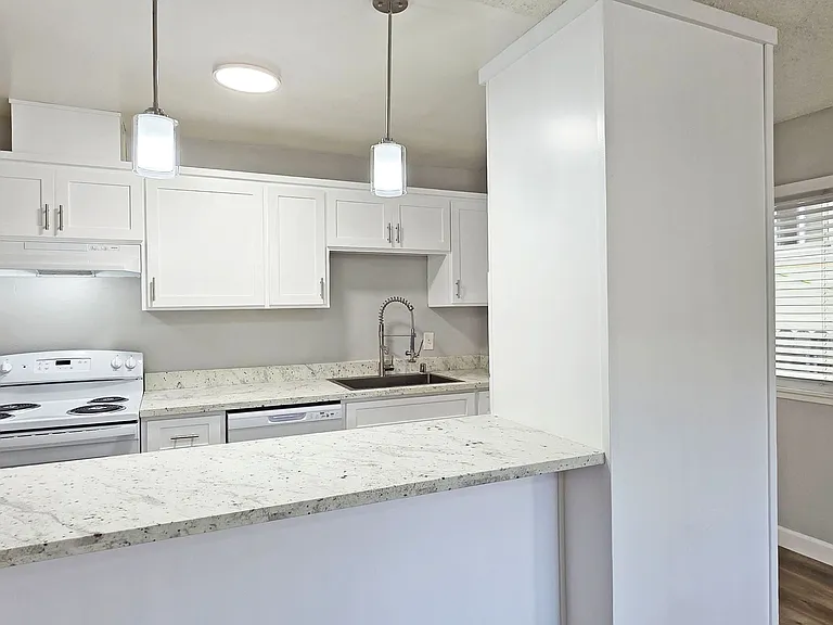 2109 W St #2 — Photo 1