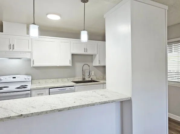 2109 W St APT 2, Sacramento, CA 95818