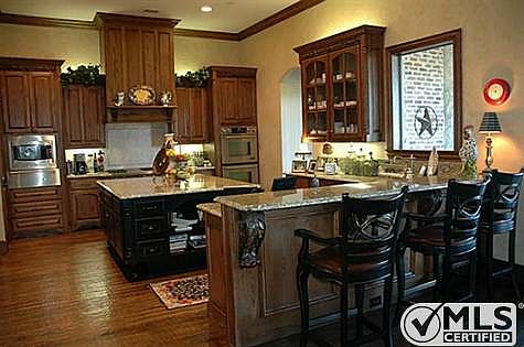 5th image of 401 Isleworth Ln