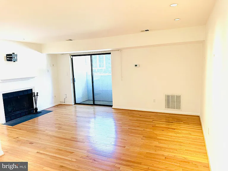 8902 Battery Pl — Photo 5