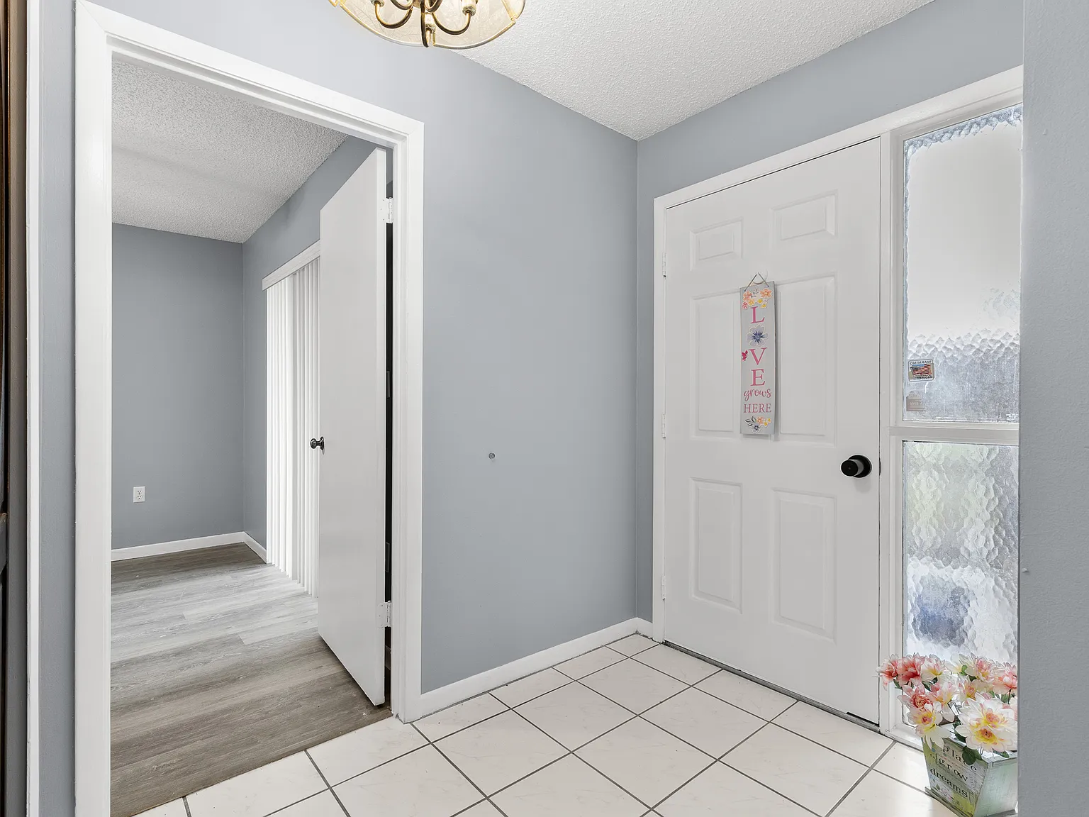 3 bed, 1350 sqft, $1,999 — Photo 2