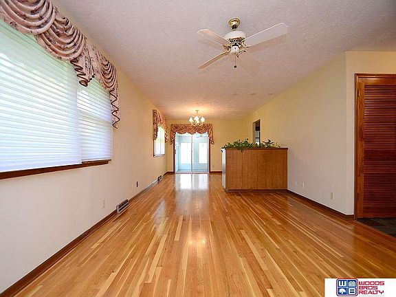 5th image of 4711 S 44th St