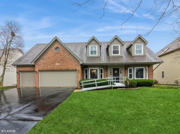 3740 Sunburst Ln, Naperville, IL 60564