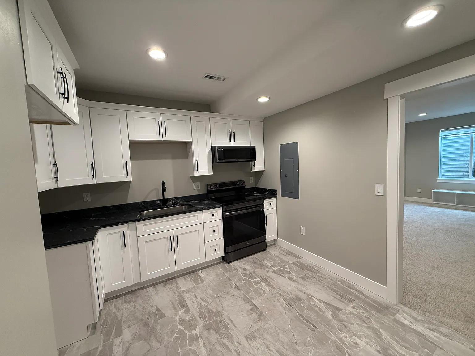 1328 W Marwood Park Ln — Photo 4