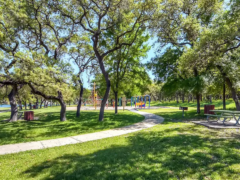 204 World Of Tennis Sq — Photo 35
