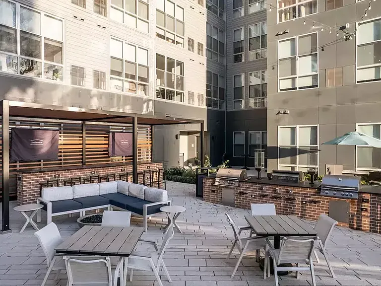 Courtyard - Grills