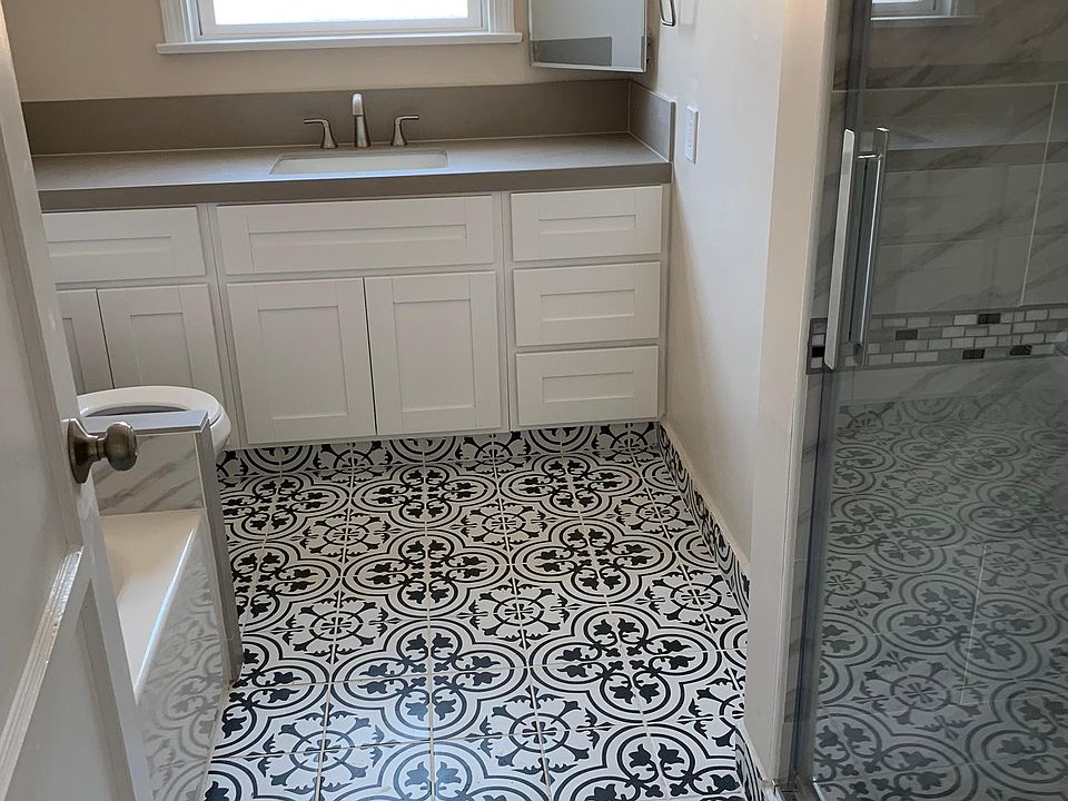 1st image of 2709 W Hardy St