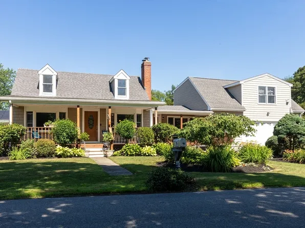 30 Peters Rd, Swansea, MA 02777