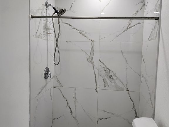 5th image of 6263 Hoffner Ave #4072598442
