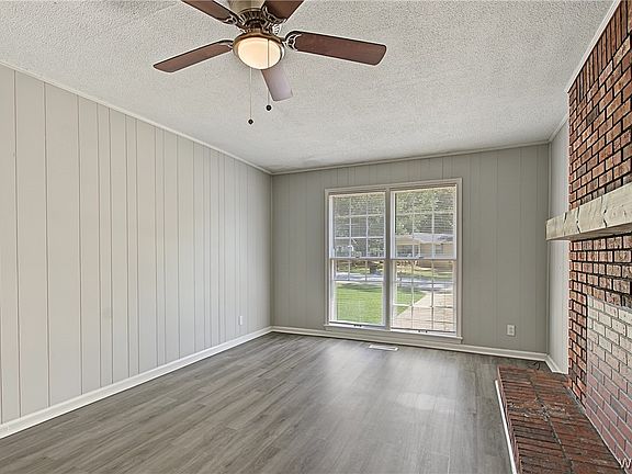 3rd image of 3204 45th Pl E