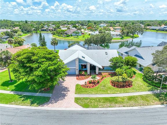 3rd image of 2328 Pine Woods CIR