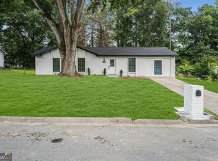 6073 Fieldcrest Dr, Morrow, GA 30260