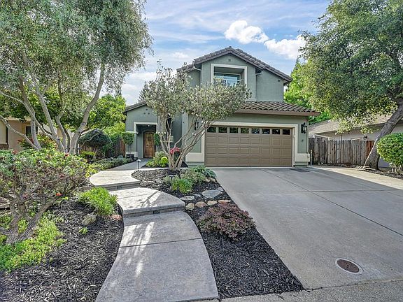 2nd image of 376 Rundgren Way