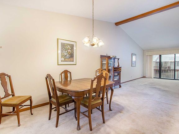 5th image of 140 Parkside Dr